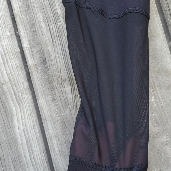 Old Navy Active Go Dry Leggings Sz Small - Picture 2 of 6